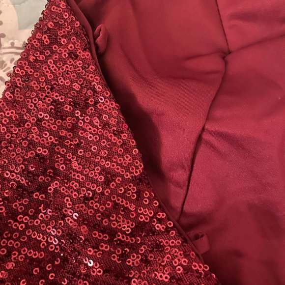 Sequined Formal Dress -- Burgundy --Size 6 - Picture 6 of 8